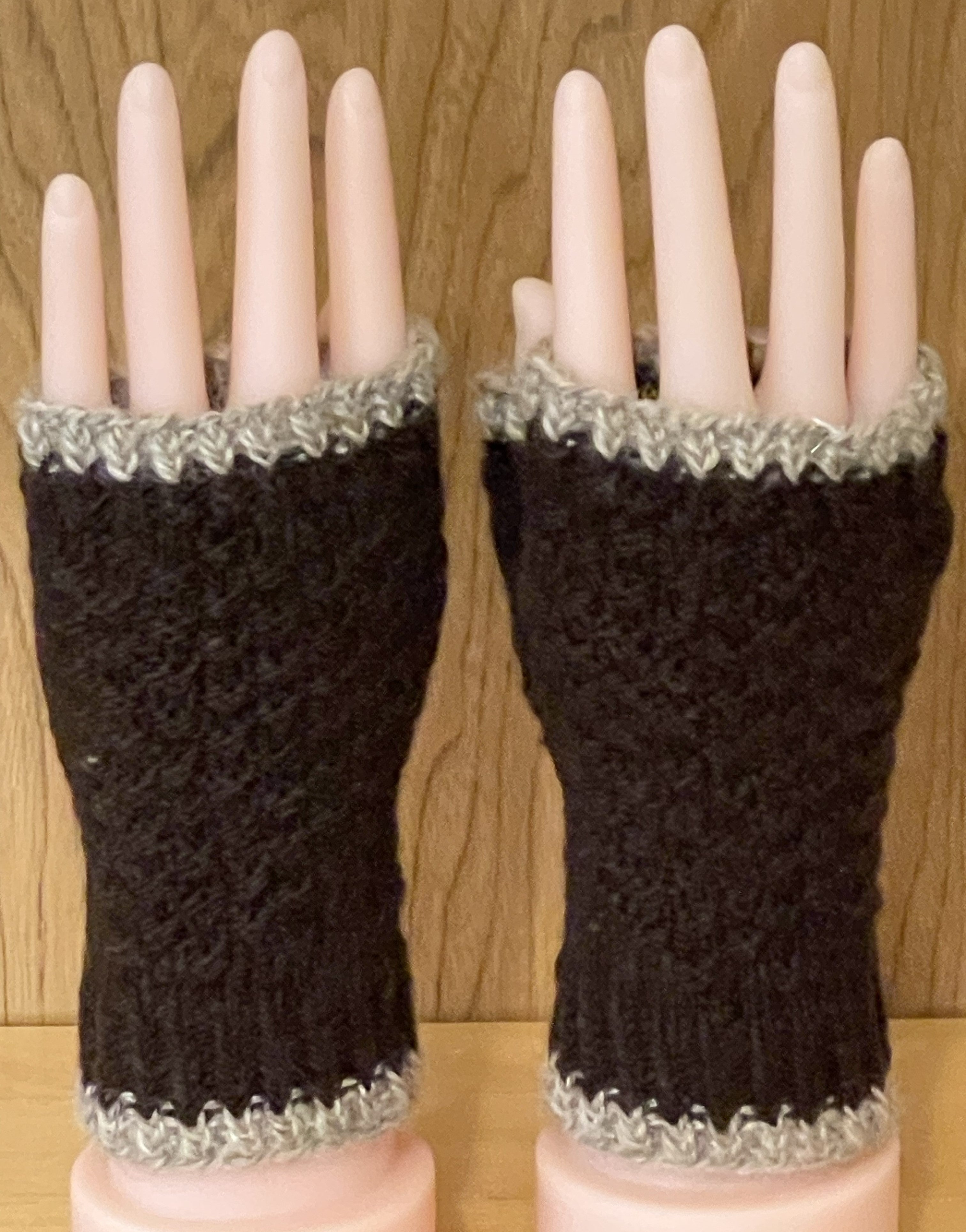 HF Pattern: Two Tone Double Moss Fingerless Mitts Knit